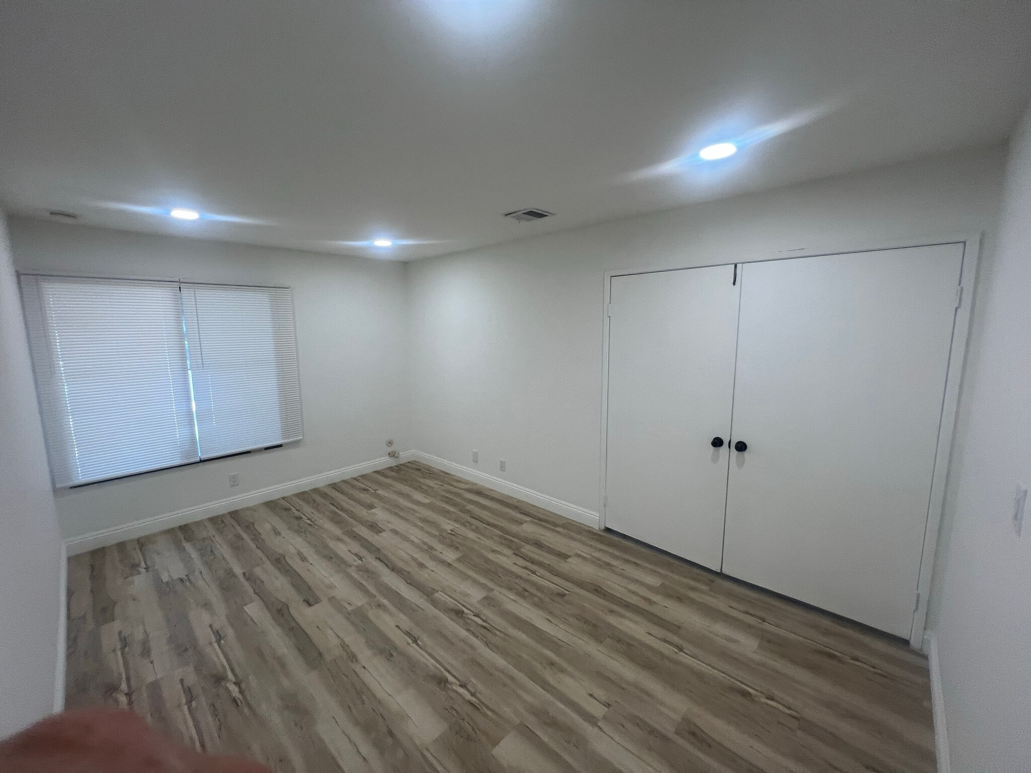 Building Photo - 8470 Winnetka Ave