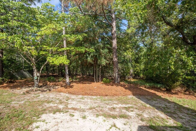 Building Photo - "Charming 3-Bedroom Retreat with Granite Touches and Cozy Fireplace on Winchester Rd!"