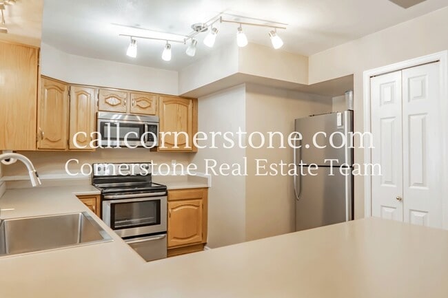 Building Photo - 2081 Sussex Ln