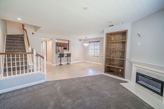 Building Photo - COMING SOON! Village Walk 2 Bedroom for Re...