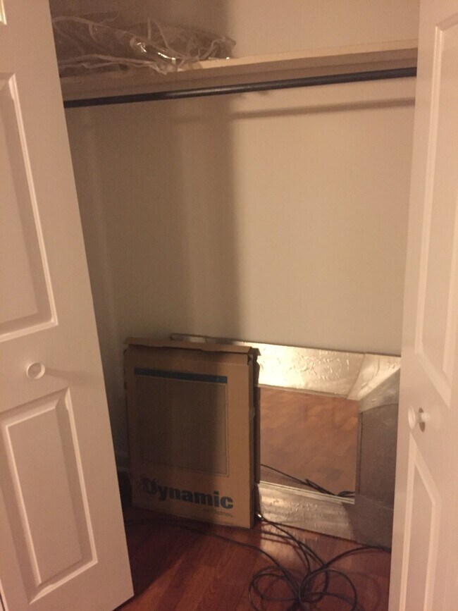 Building Photo - Greenville - 2BR, 1BA, 1000SF