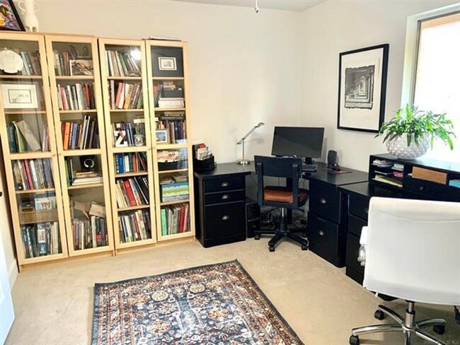 Building Photo - Beautiful Updated 2Br/2/Ba + Den W/ detach...