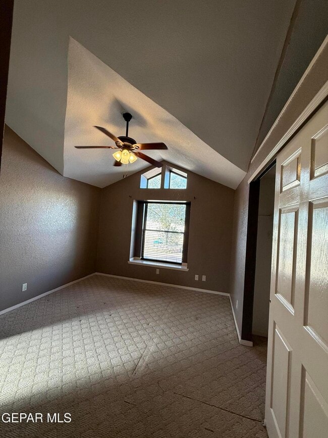 Building Photo - 15327 Woodhill Ct