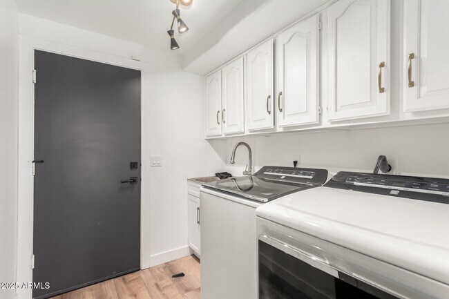Building Photo - 16414 N 48th Way