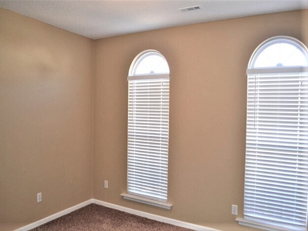 Building Photo - 403 Goldenrain Way