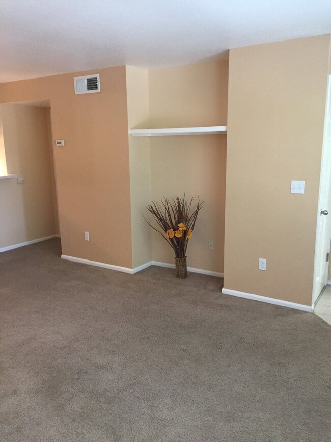 Building Photo - Two Bedroom/2 Bath DTC Condo for Rent-Ligh...