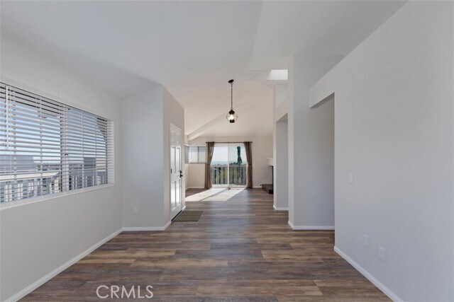 Building Photo - 8 New Chardon