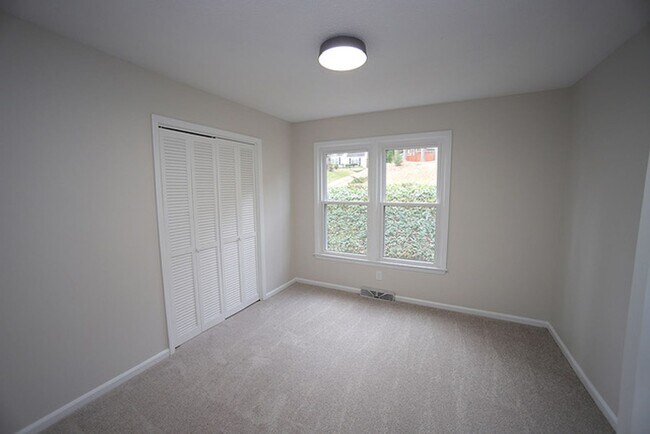 Building Photo - Renovated One Level Home in Fantastic North Raleigh Location!