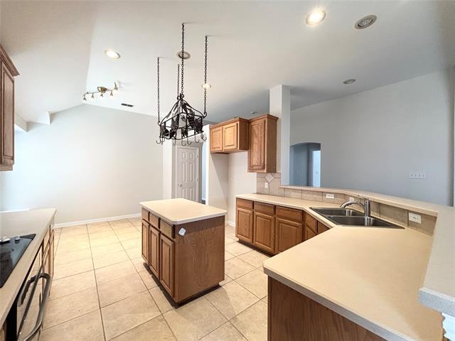 Building Photo - 15881 Grove Crest Dr