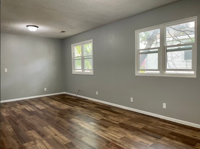 Building Photo - 3211 N 6th St