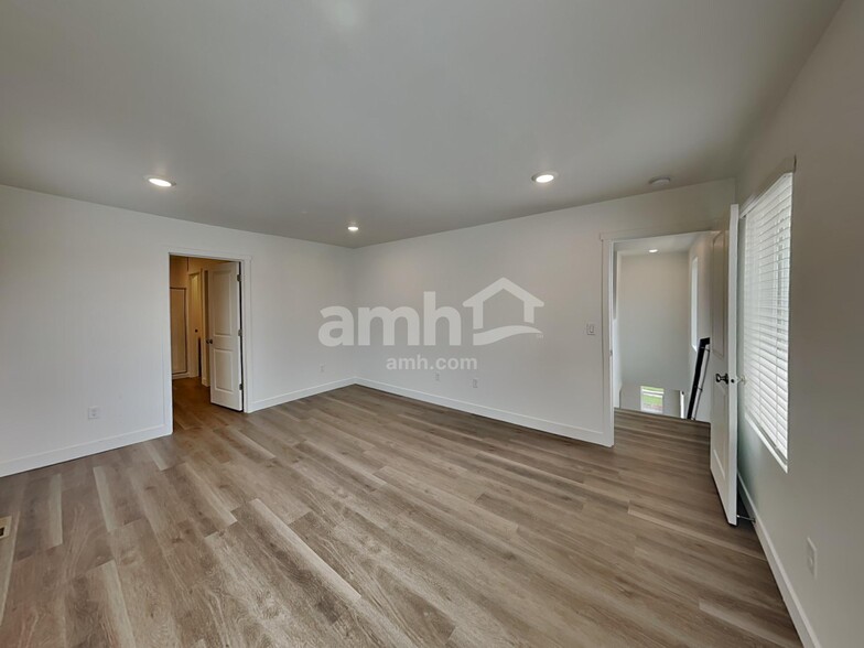 Building Photo - 963 Grafton Ridge Dr