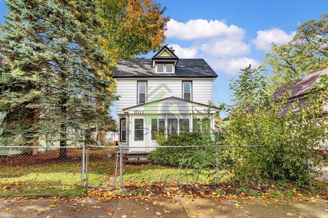 Building Photo - 1011 Jennette Ave NW
