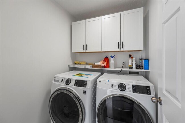 Building Photo - 367 Ayelsbury Ct