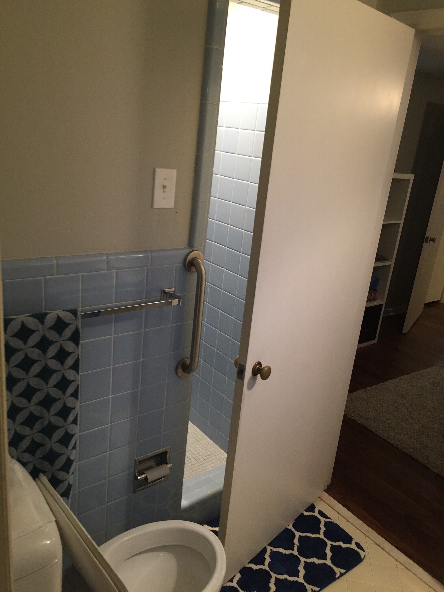 Building Photo - 2711 W 71st Terrace