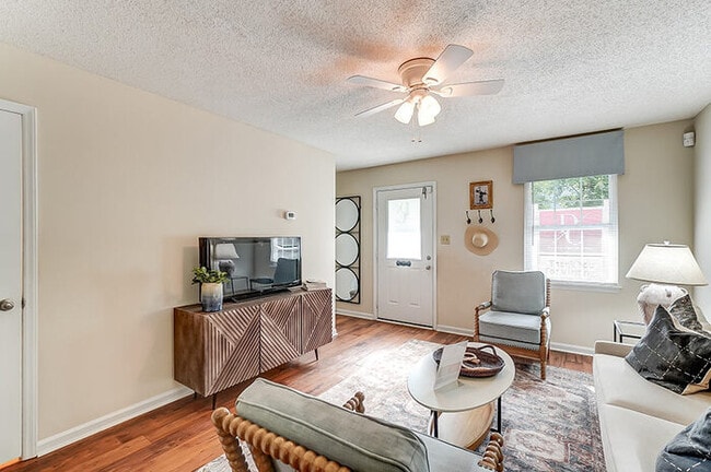 Building Photo - Luxurious and affordable all-brick townhom...