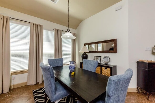 Building Photo - 63 Sagamore Ridge Pl