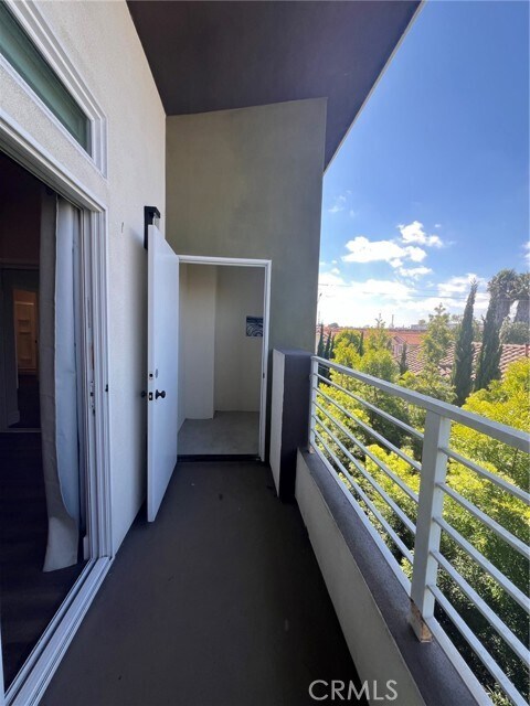 Building Photo - 13804 Cordary Ave