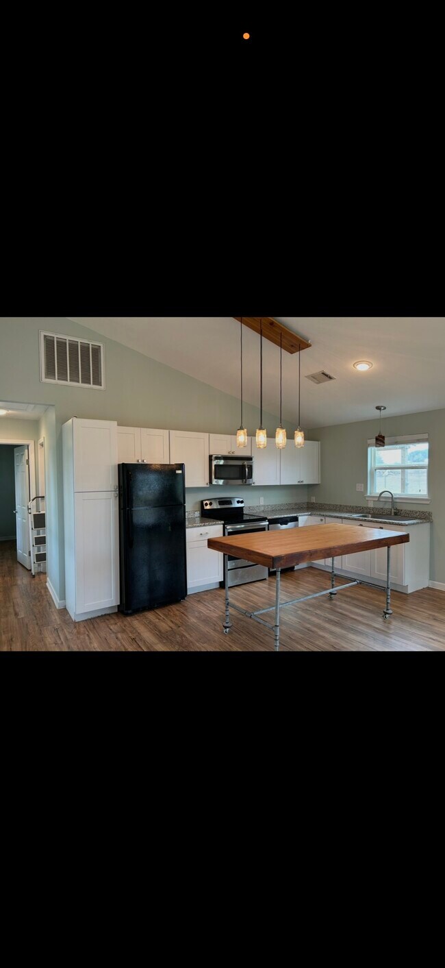 Building Photo - 1200 Choctaw Ln