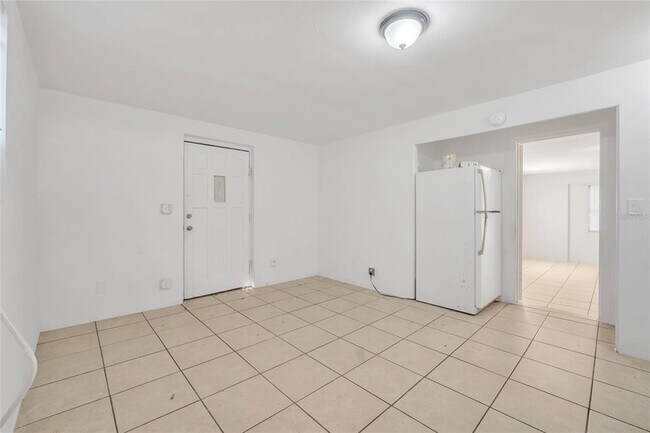 Building Photo - 552 Fairmount Rd