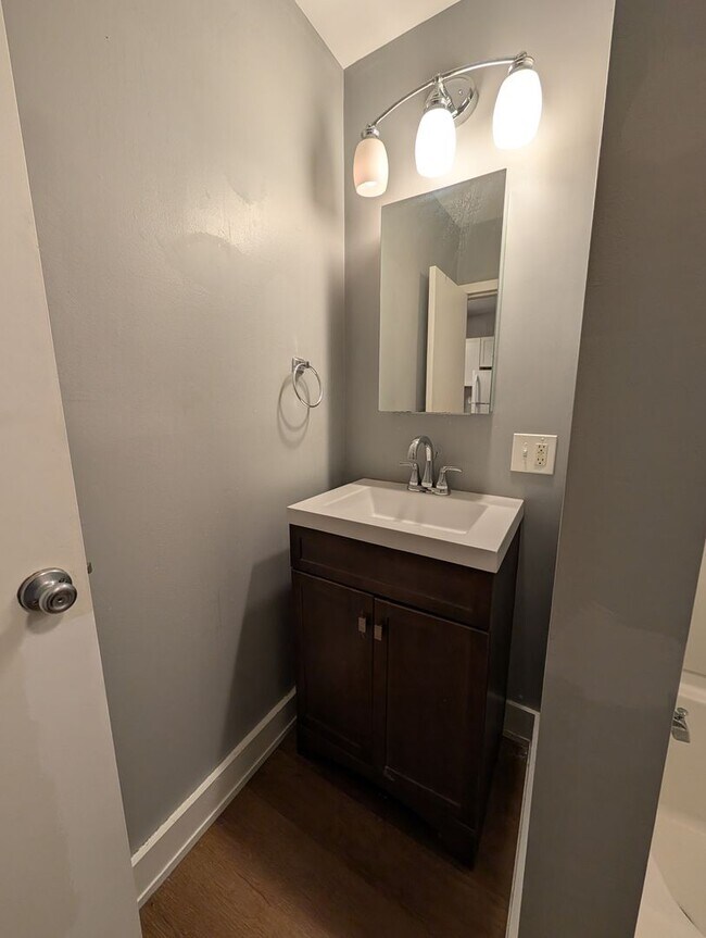 Building Photo - 1955 W 58th-Lower