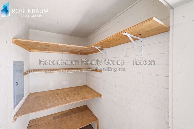 Building Photo - 2525 N Alvernon Way