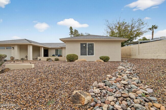 Building Photo - 1128 E Rowlands Ln