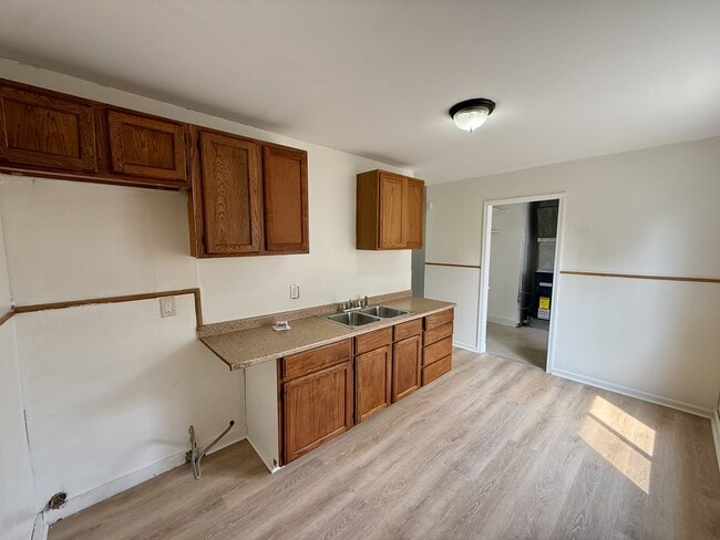 Building Photo - 21059 Gentner St