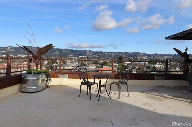 Building Photo - 6105 San Pablo Ave
