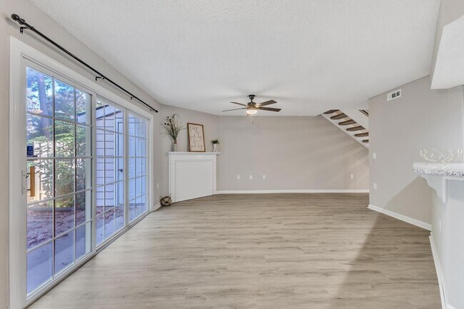 Building Photo - 2430 Condor Ct