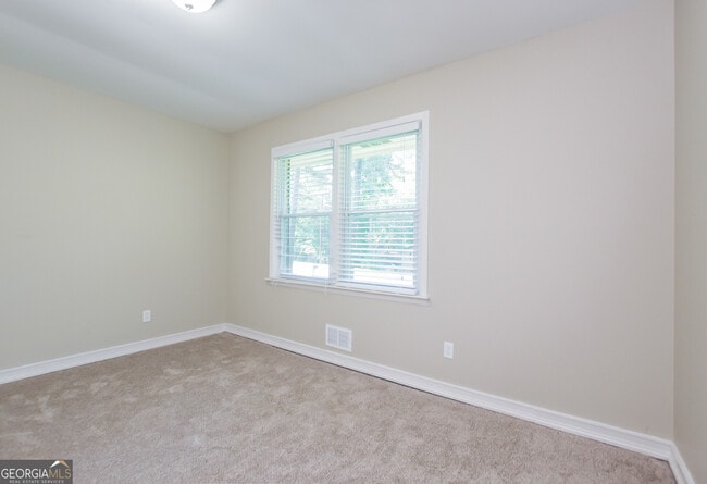 Building Photo - 418 Smyrna Powder Springs Rd SW