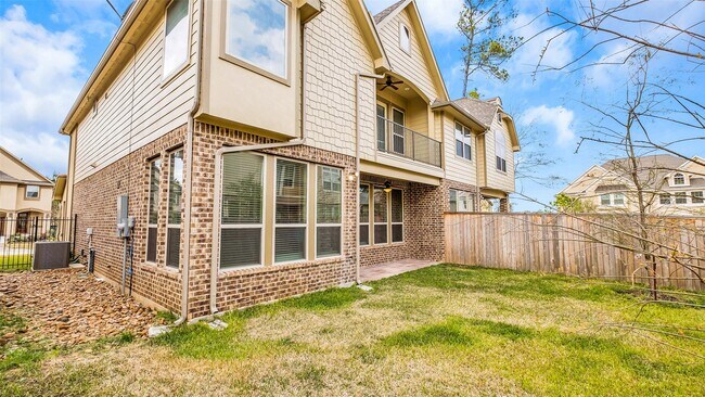 Building Photo - 20 Silver Rock Dr