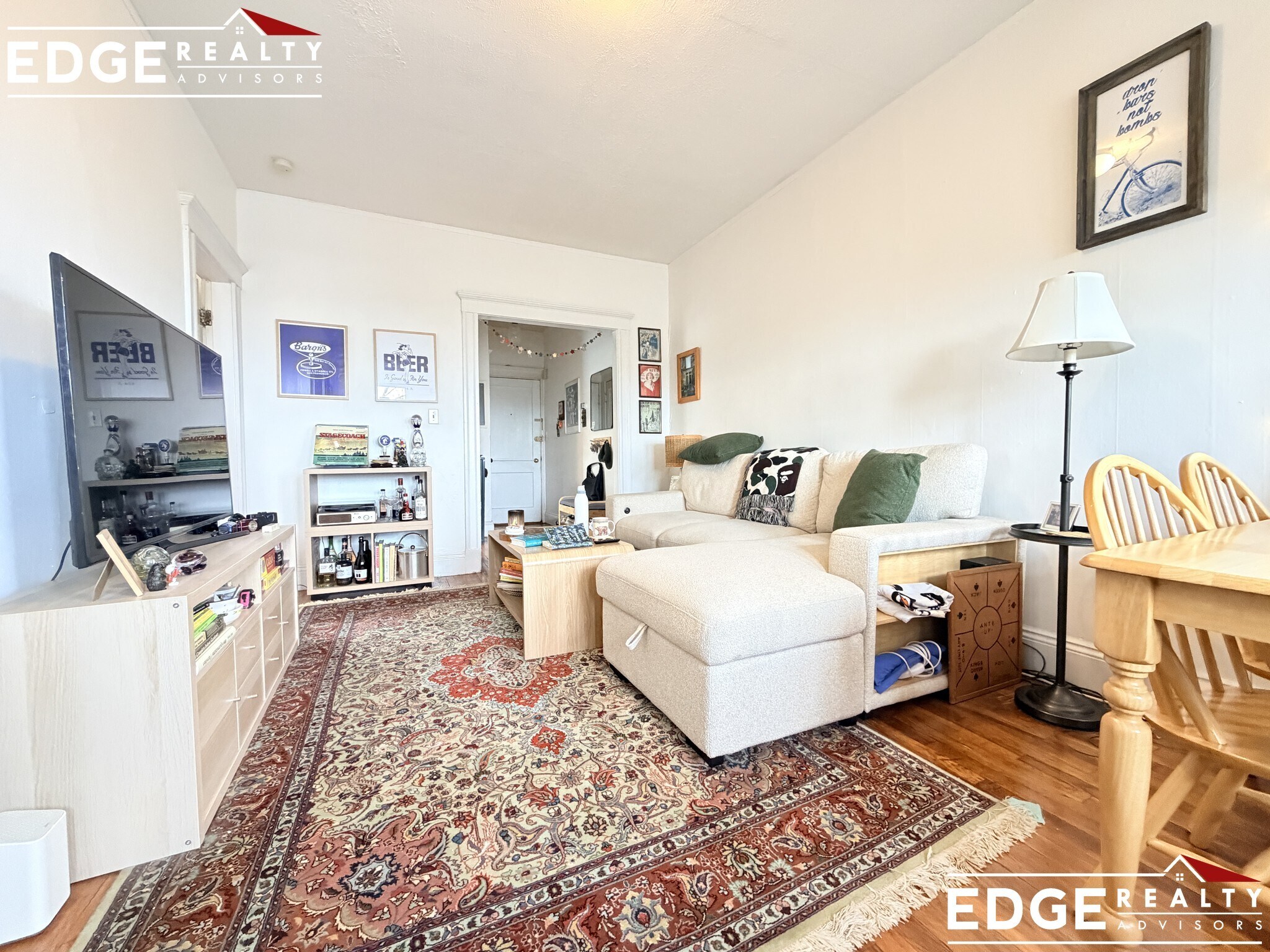 Building Photo - 264 Kelton St