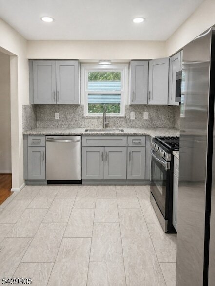 Building Photo - 920 Everts Ave