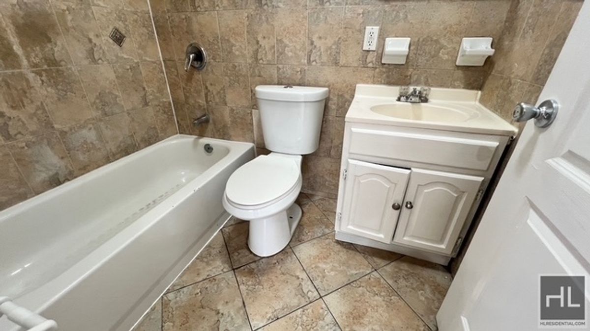 Building Photo - 1788 Linden Blvd