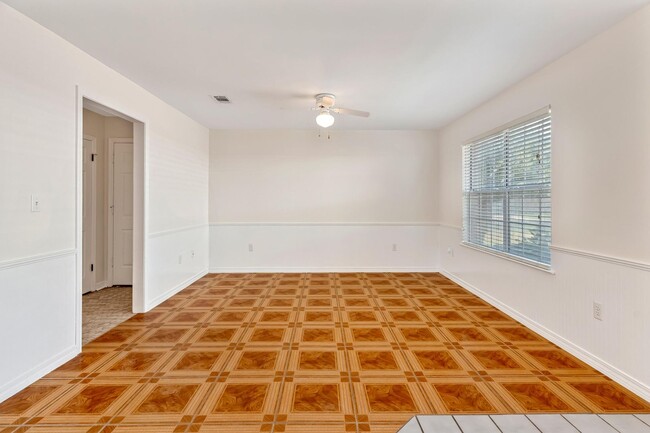 Building Photo - 3 Bedroom in Bluewater Bay!