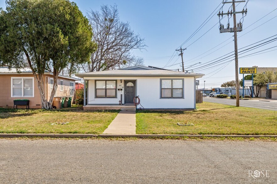 Building Photo - 1726 S Park St
