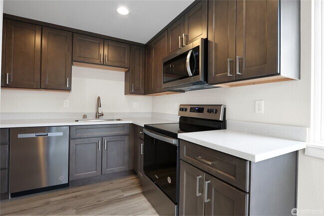 Building Photo - 3302 McKinley Ave