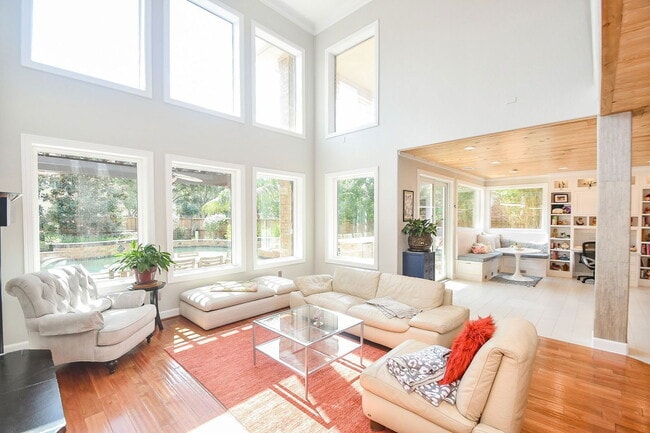 Building Photo - 7106 Habersham Ave