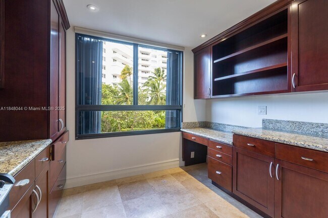 Building Photo - 251 Crandon Blvd