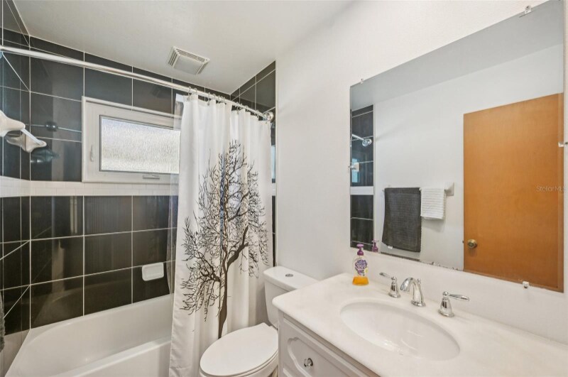 Building Photo - 1330 McCrory St