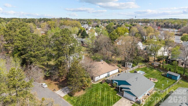 Building Photo - 6722 Stillmeadow Dr