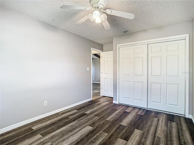 Building Photo - 7801 Rolling Grove Dr W