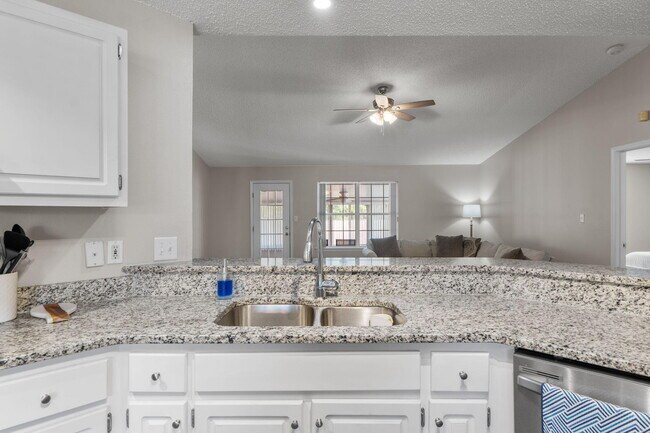 Building Photo - 7613 Marthas Way