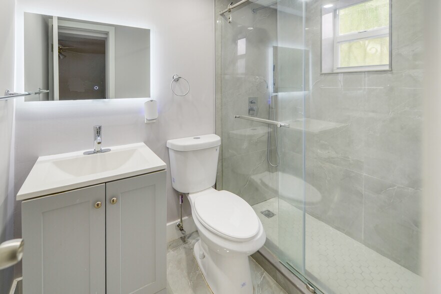 Building Photo - 1508 SW 13th Ave