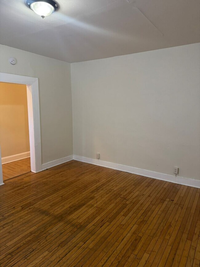 Building Photo - 20-22 Elizabeth St