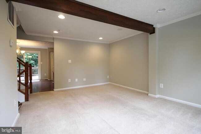 Building Photo - 14126 Red River Dr