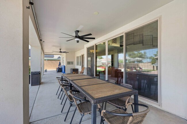 Building Photo - 1438 S Creston Cir