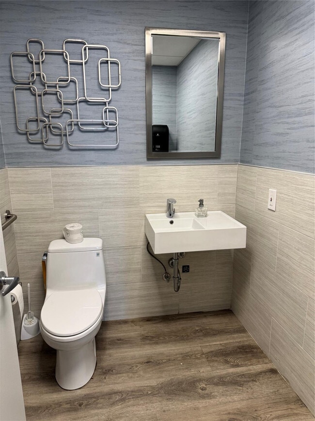 Building Photo - 3800 Galt Ocean Dr