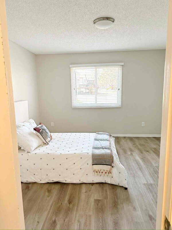 Building Photo - 10307 Englewood Dr