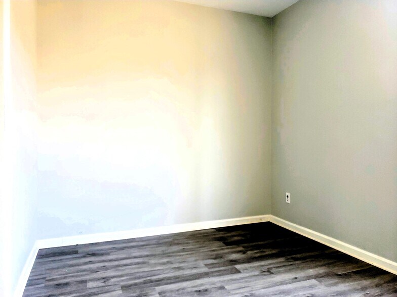 Building Photo - 33 Lafayette St